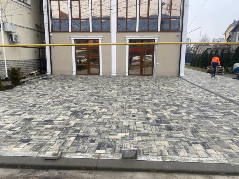 Бетонные бордюры разных цветов